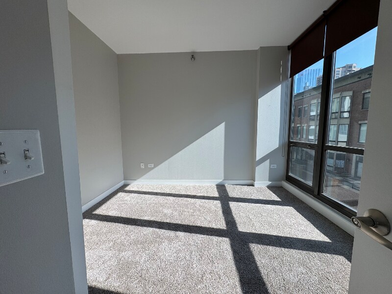 Building Photo - 708 W Wayman St