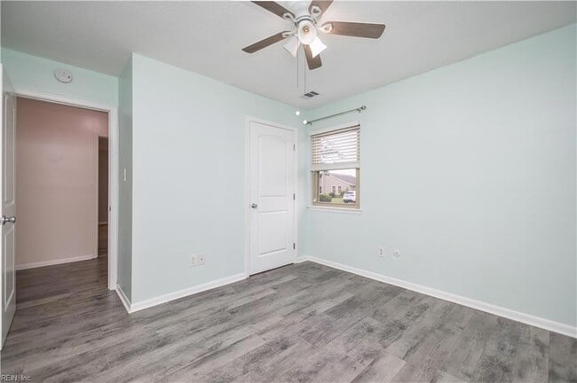 Building Photo - 1545 Lakeport Ct