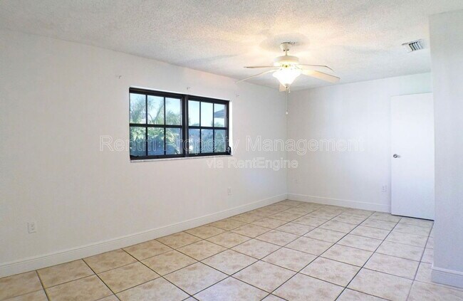 Building Photo - 3706 Broadway