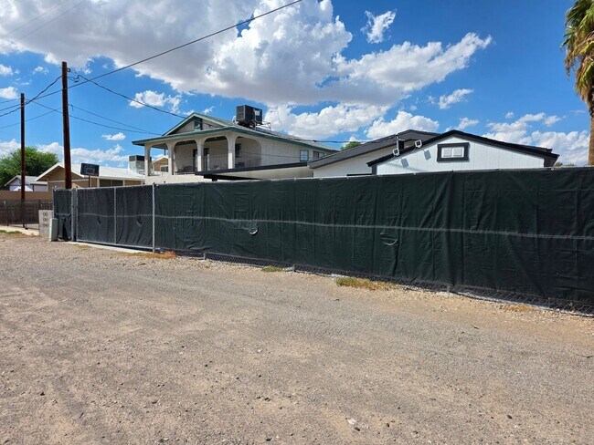 Building Photo - Beautifully remodeled 3 bed/2 bath Manufac...