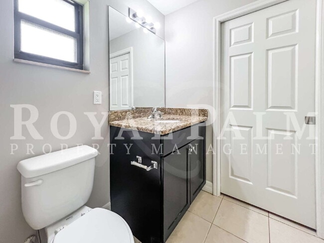 Building Photo - Cozy Up Long-Term & Leaf It All Behind – 3BR/2BA Duplex + Garage & The Favorite Perk: Screened. L...