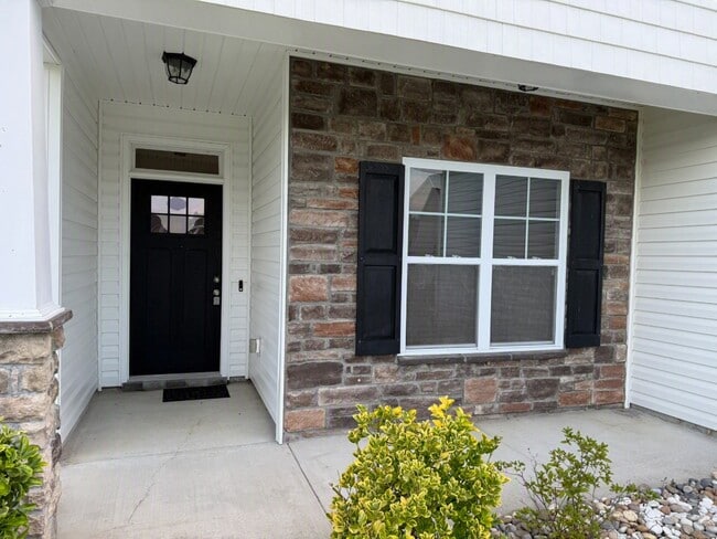 Building Photo - 513 New Hanover Trl