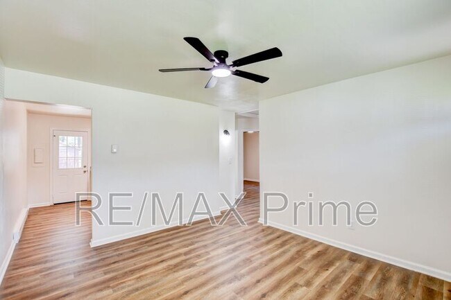 Building Photo - 1306 Linden Ave