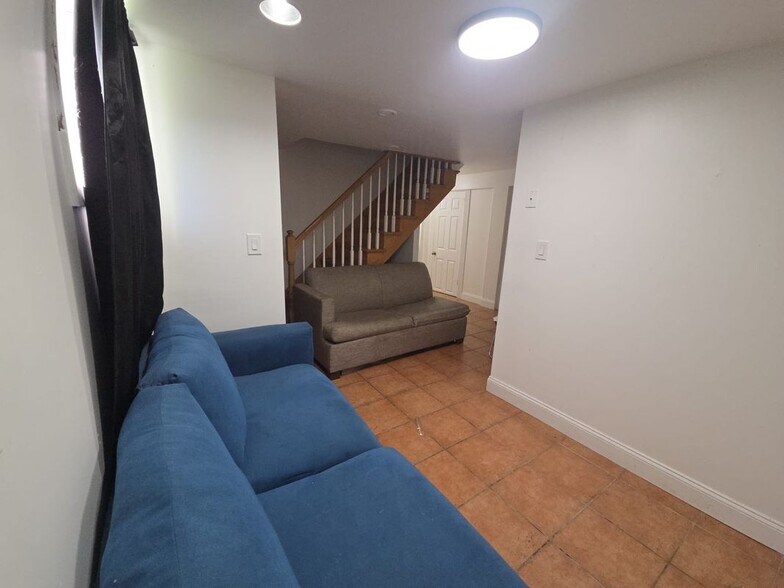 Building Photo - 1410 45th St