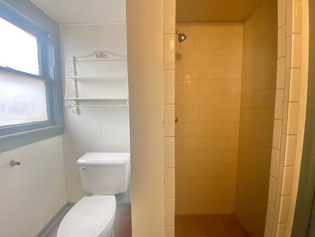 Building Photo - PRE- LEASING NOW for 7/09/2026