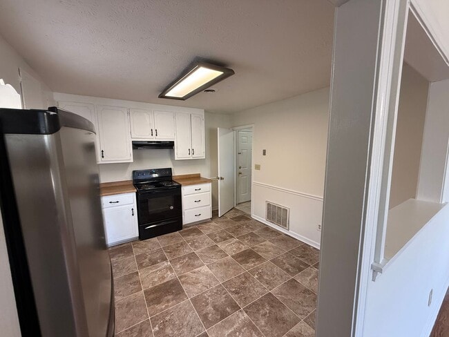 Building Photo - 2 bed 1 bath duplex in Bogart, just outside of Athens