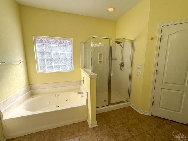 Building Photo - 4913 Vizcaya Dr