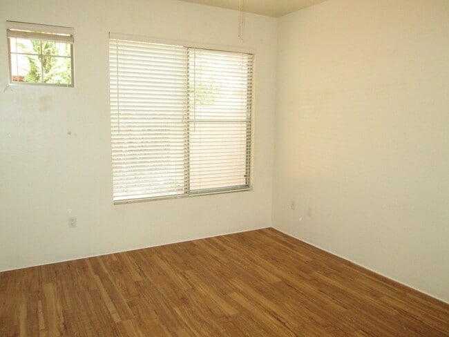 Building Photo - Unfurnished - 1 Year Rental