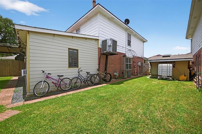 Building Photo - 9123 Belle Glen Dr