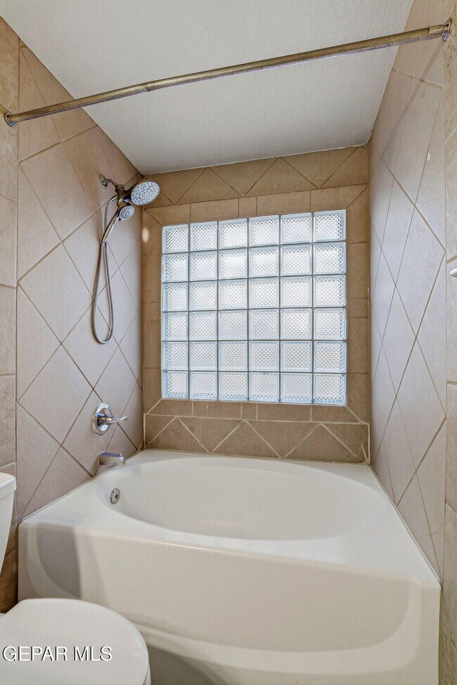 Building Photo - 732 Desert Sage Dr