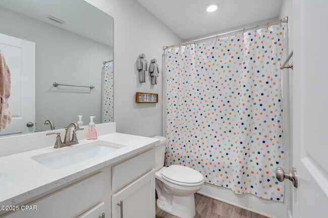 Building Photo - 230 Bayou Bend Ln