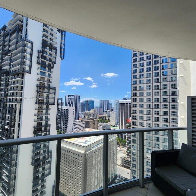 Building Photo - 300 S Biscayne Blvd
