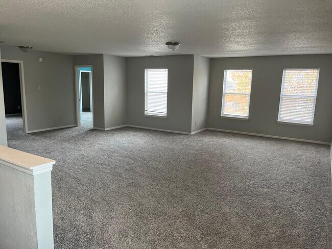 Building Photo - 6848 Tadpole Ct