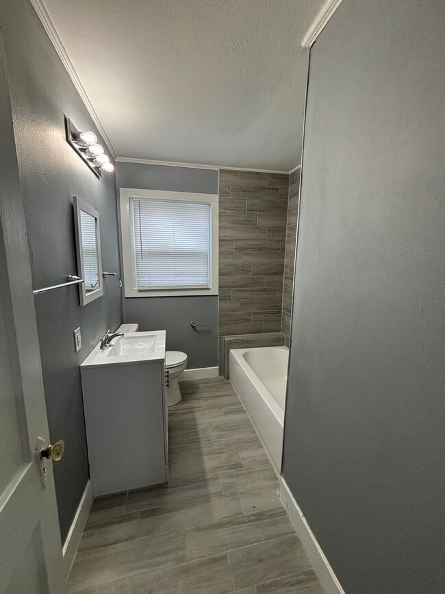 Building Photo - E Merrick