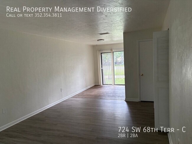 Building Photo - 724 SW 68th Terrace