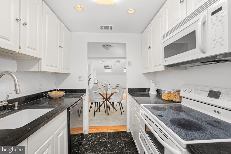 Building Photo - 1930 New Hampshire Ave NW