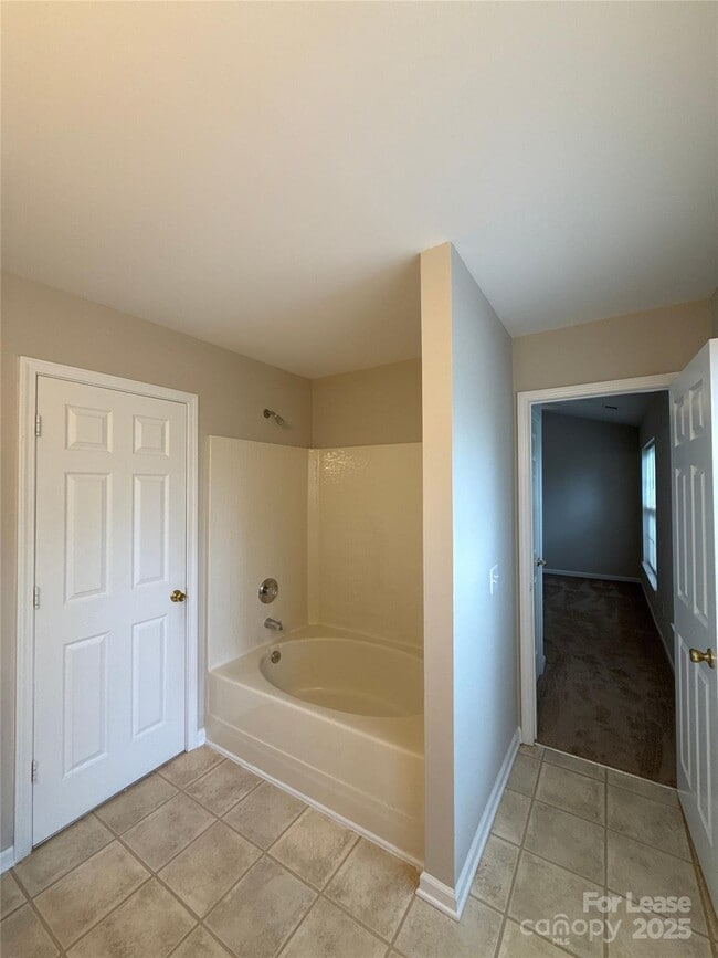 Building Photo - 1525 Braveheart Ln