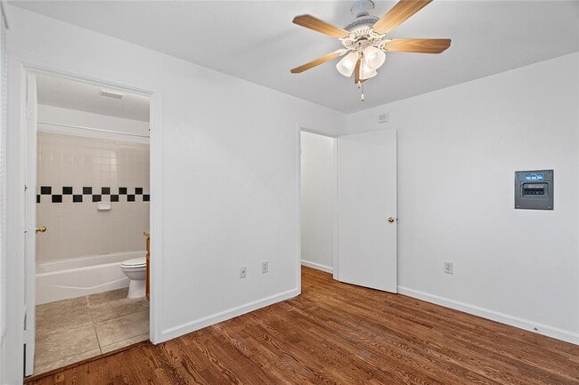 Building Photo - 1307 Concho St