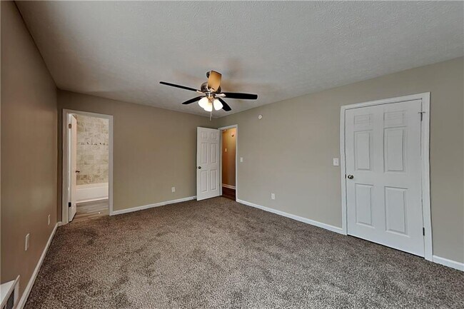 Building Photo - 166 Kelly Ct