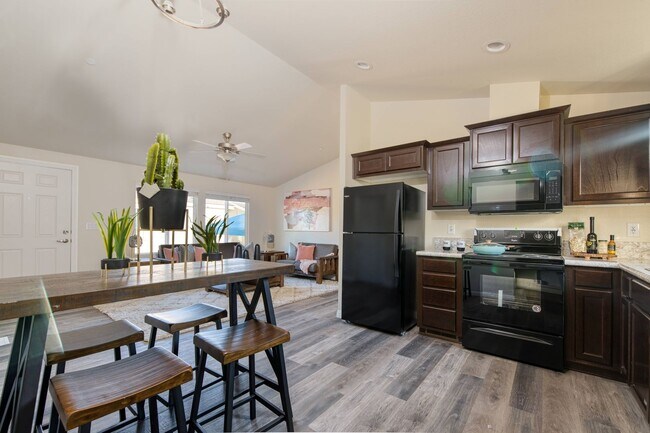 Building Photo - 3 Bed/2 Bath- National City