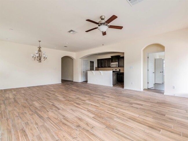 Building Photo - 120 Sawtooth Dr