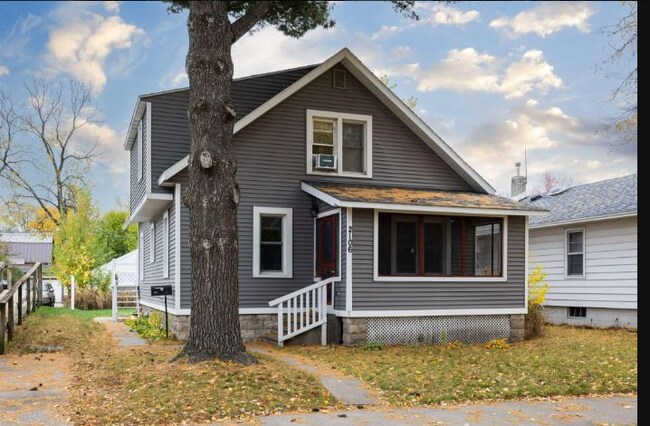 Building Photo - 2108 Charles St