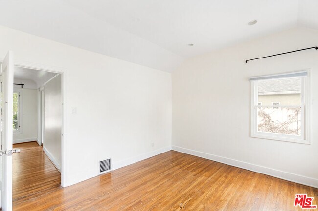 Building Photo - 2127 Benecia Ave