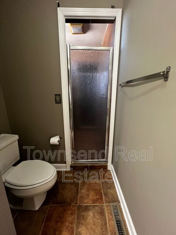 Building Photo - 204 Woodside Ave