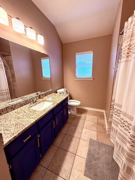 Building Photo - 610 Butternut Dr