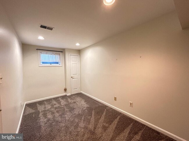 Building Photo - 2034 6th St S