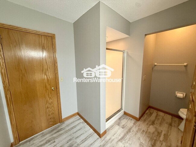 Building Photo - 10445 Fawns Way