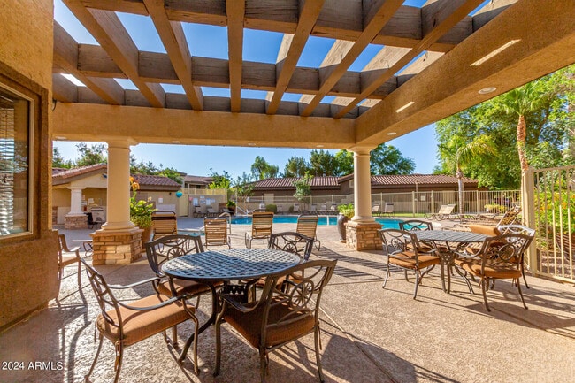 Building Photo - 10136 E Southern Ave