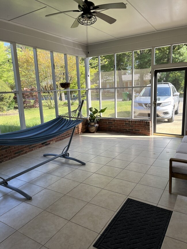 Building Photo - 3918 Havenwood Rd