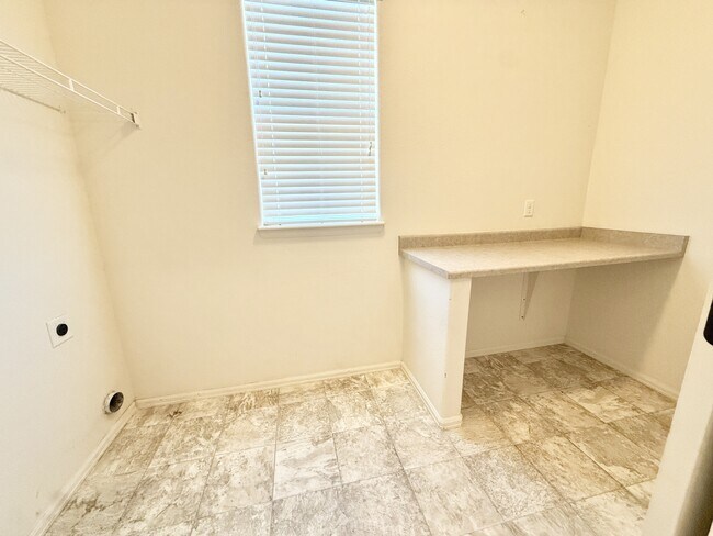 Building Photo - 3442 Curlew Dr