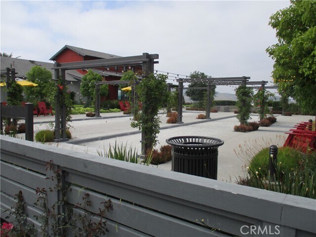 Building Photo - 12 Farra St