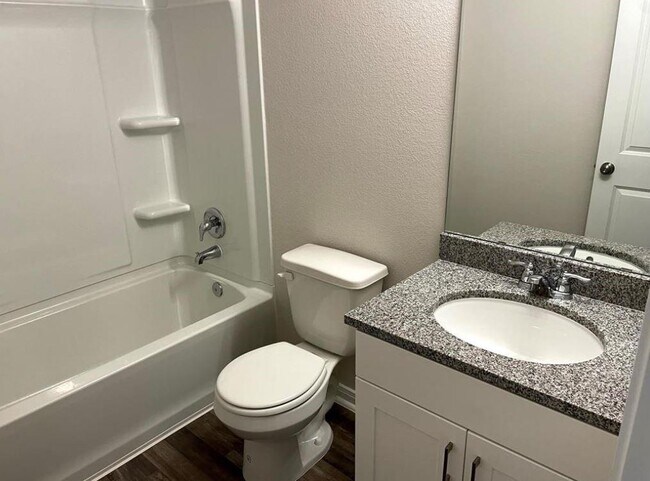 Building Photo - 15708 Del Norte Dr