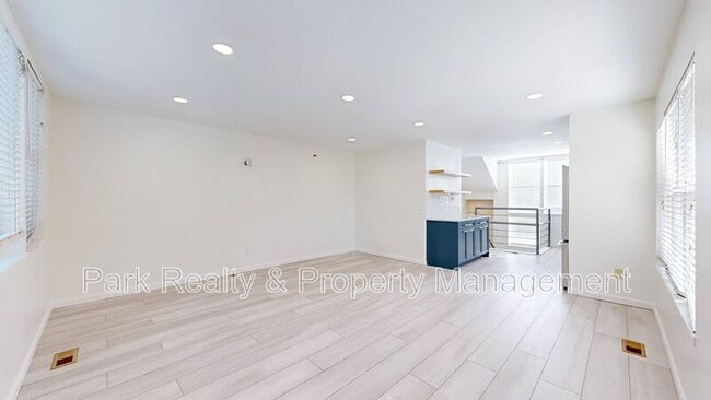 Building Photo - 1300 Garfield St