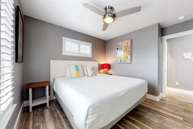 Building Photo - 607 Sand Key Dr