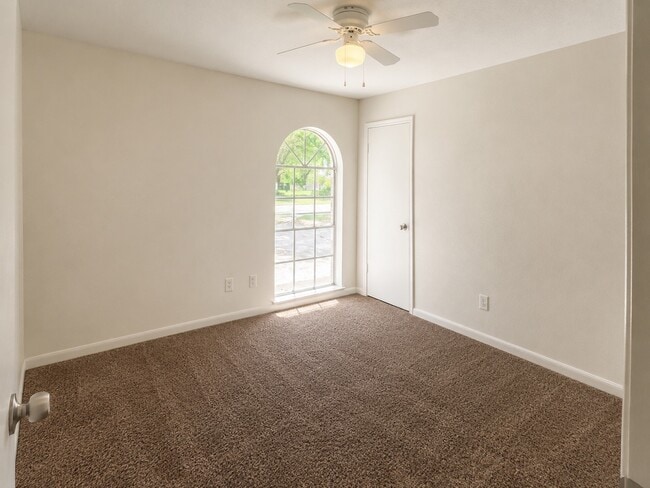 Building Photo - 7607 Salge Dr