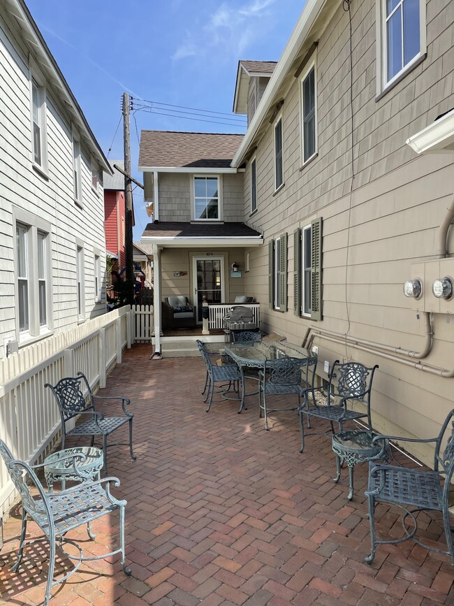 Building Photo - 93 Mt Tabor Way