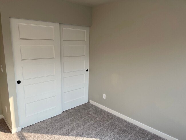 Building Photo - Beautiful New 5BD/4BTH Bella Cresta Home f...
