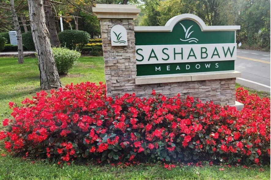 Building Photo - 3735 Pinoak St