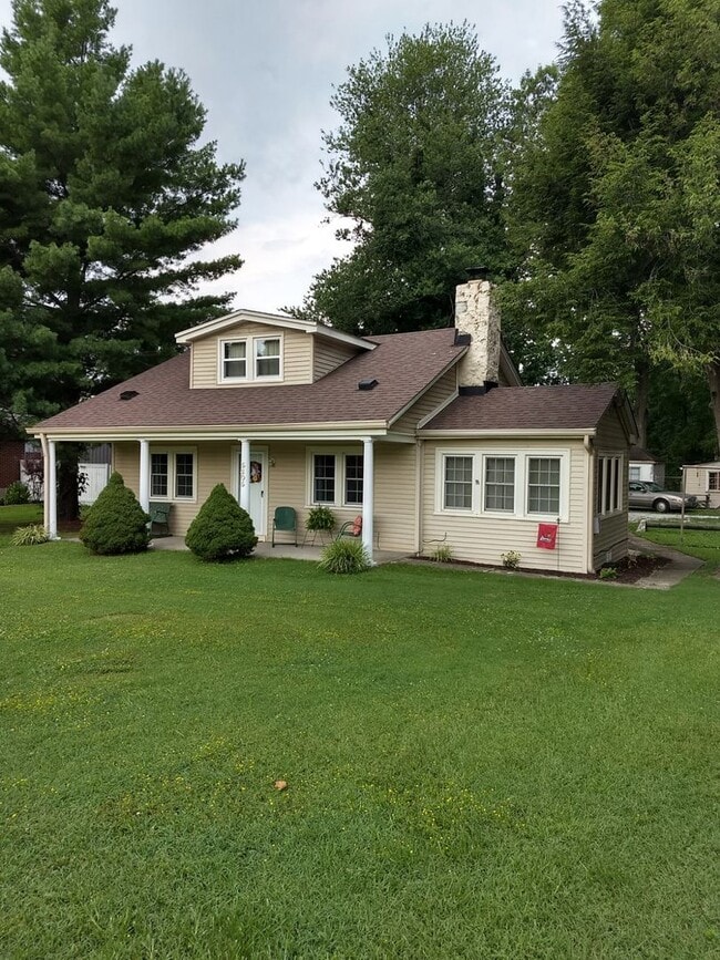 Primary Photo - 3 Bed/2 Bath Single Fmaily Home