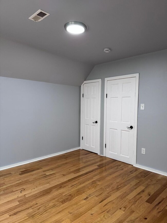 Building Photo - 174 Portsea St