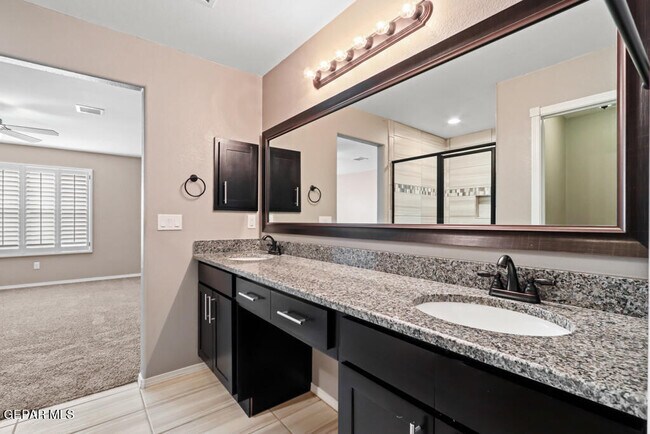 Building Photo - 1908 Thomas Lackland St