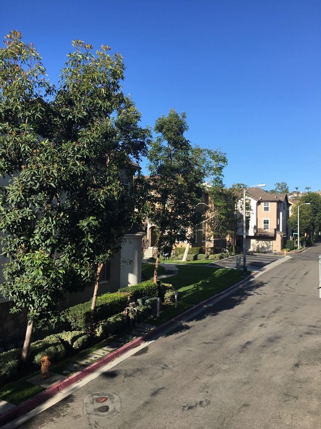 Building Photo - 45 Tulare Dr