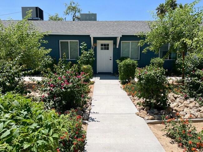 Building Photo - 833 E Turney Ave