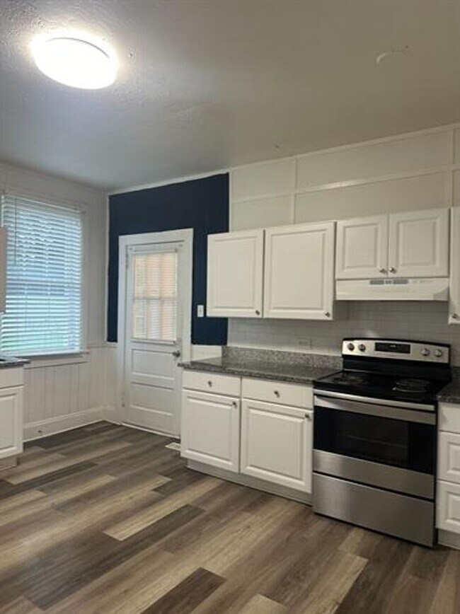 Building Photo - Cozy 2-Bedroom Duplex in Talladega
