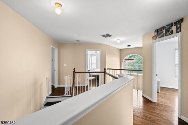 Building Photo - 13 Goldstar Dr
