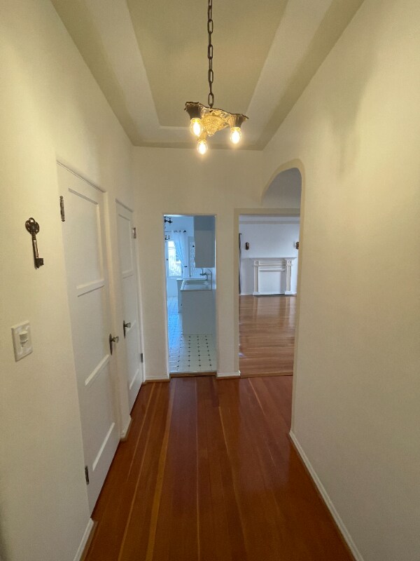 Building Photo - 419 Cloverdale Ave